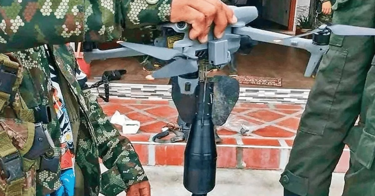 Nuevo ataque terrorista del ELN en Tib&uacute;, Norte de Santander, dej&oacute; un soldado muerto y siete m&aacute;s heridos: usaron drones con explosivos