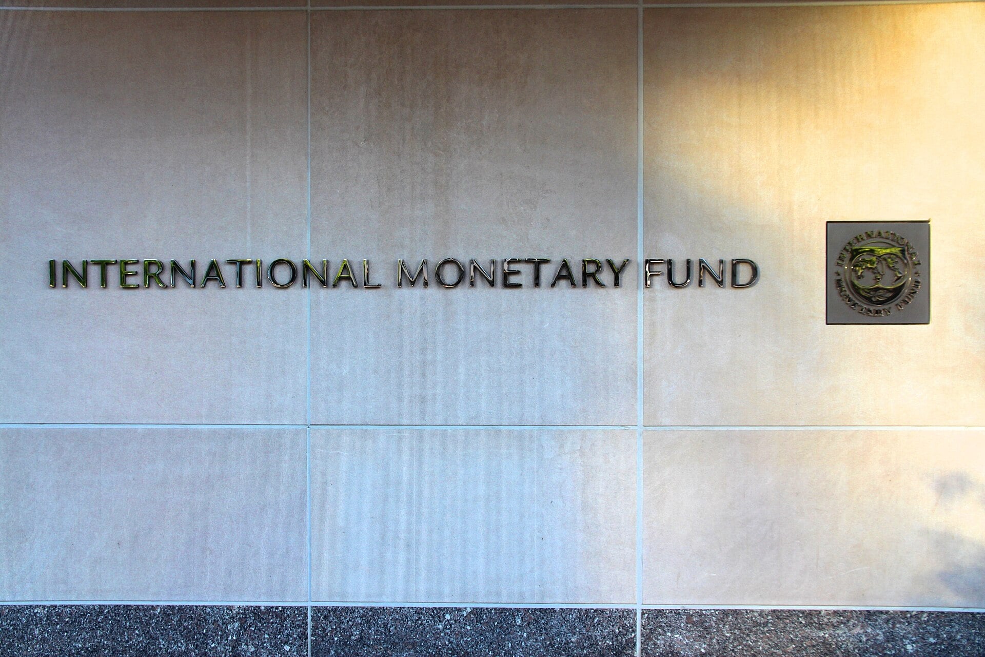 Colombia IMF Review Sought Early as Debt Nears Its 71% Legal Ceiling